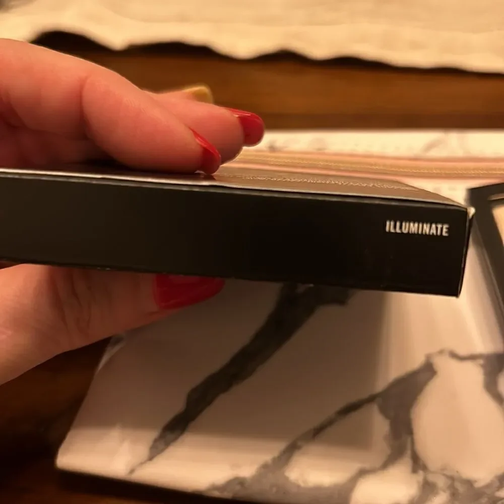 MAC Illuminate Pro Face Palette New in the box Ipsy bag